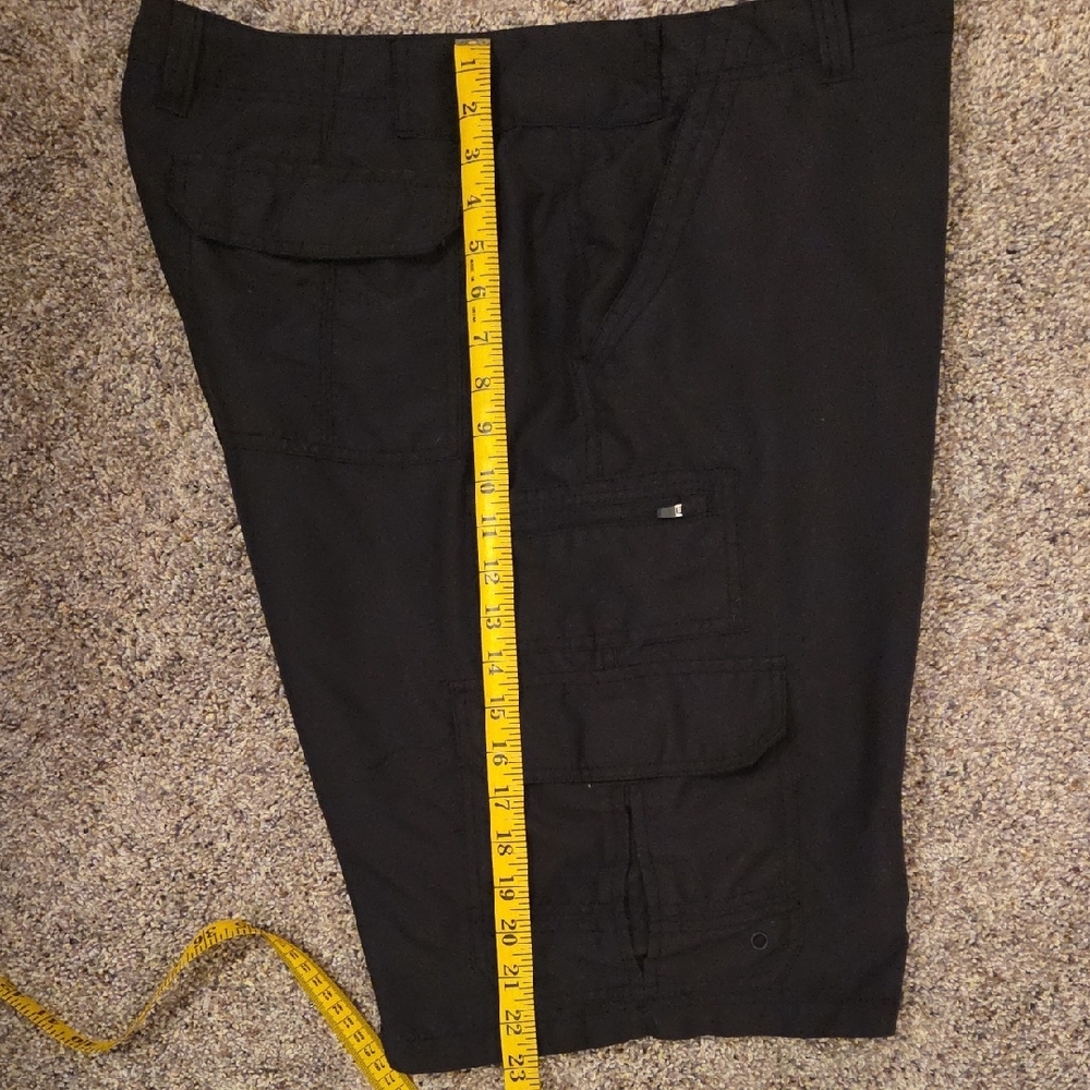 Denali Black Cargo Shorts Men's Size 38 - Picture 4 of 5